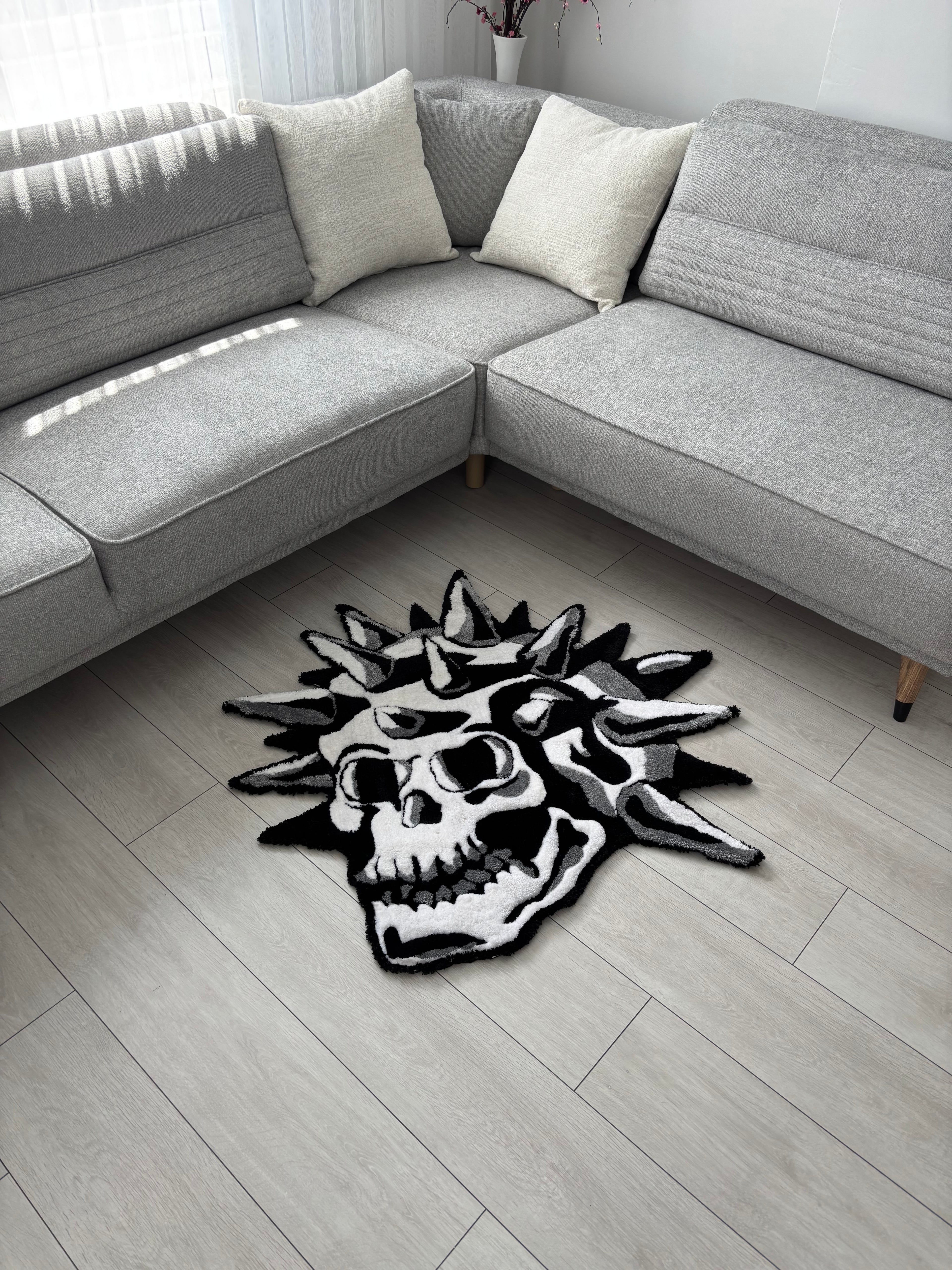 PuffRug - El Yapımı Tufting Halı "Thorned Skull"