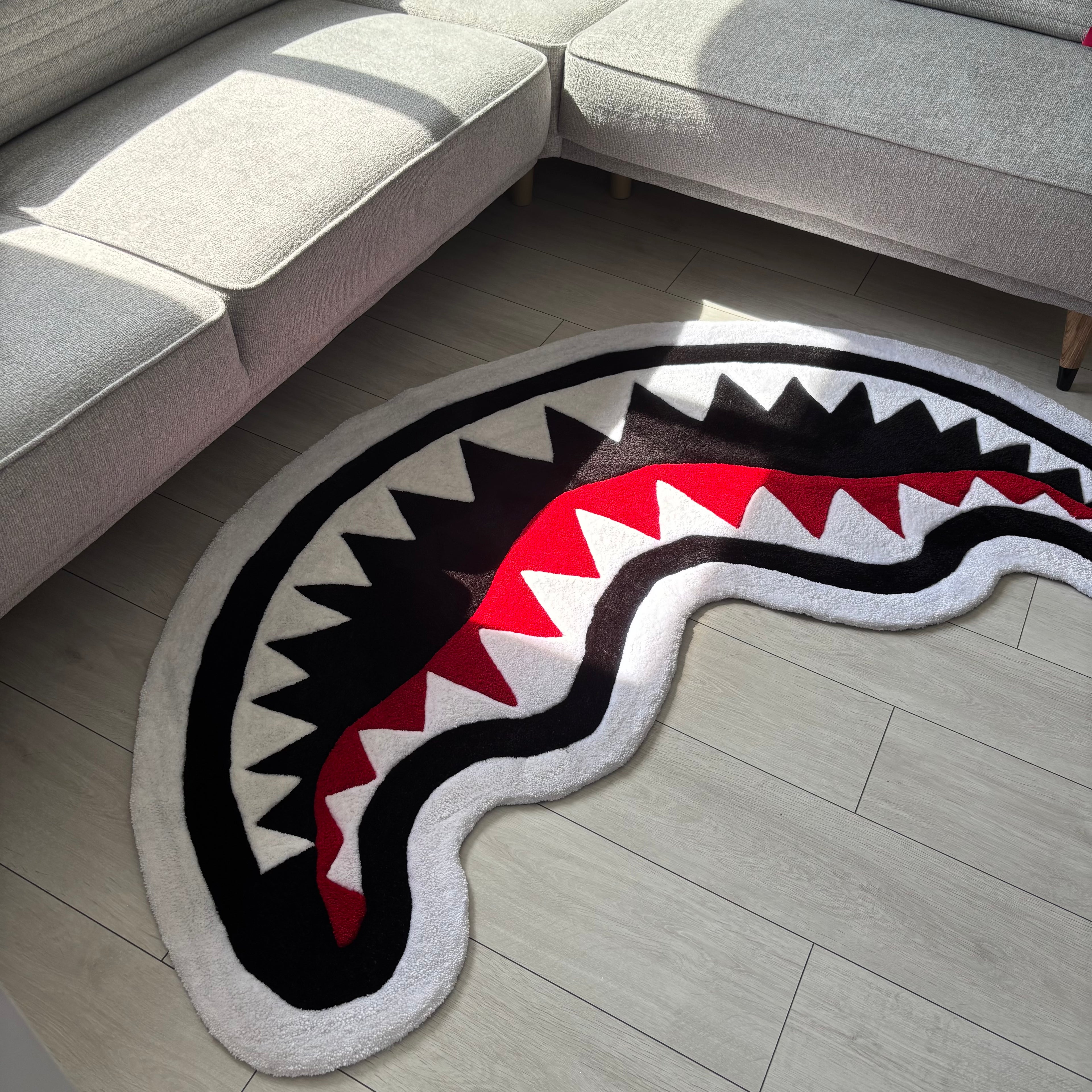 PuffRug - El Yapımı Tufting Halı "Giant Bape Shark"