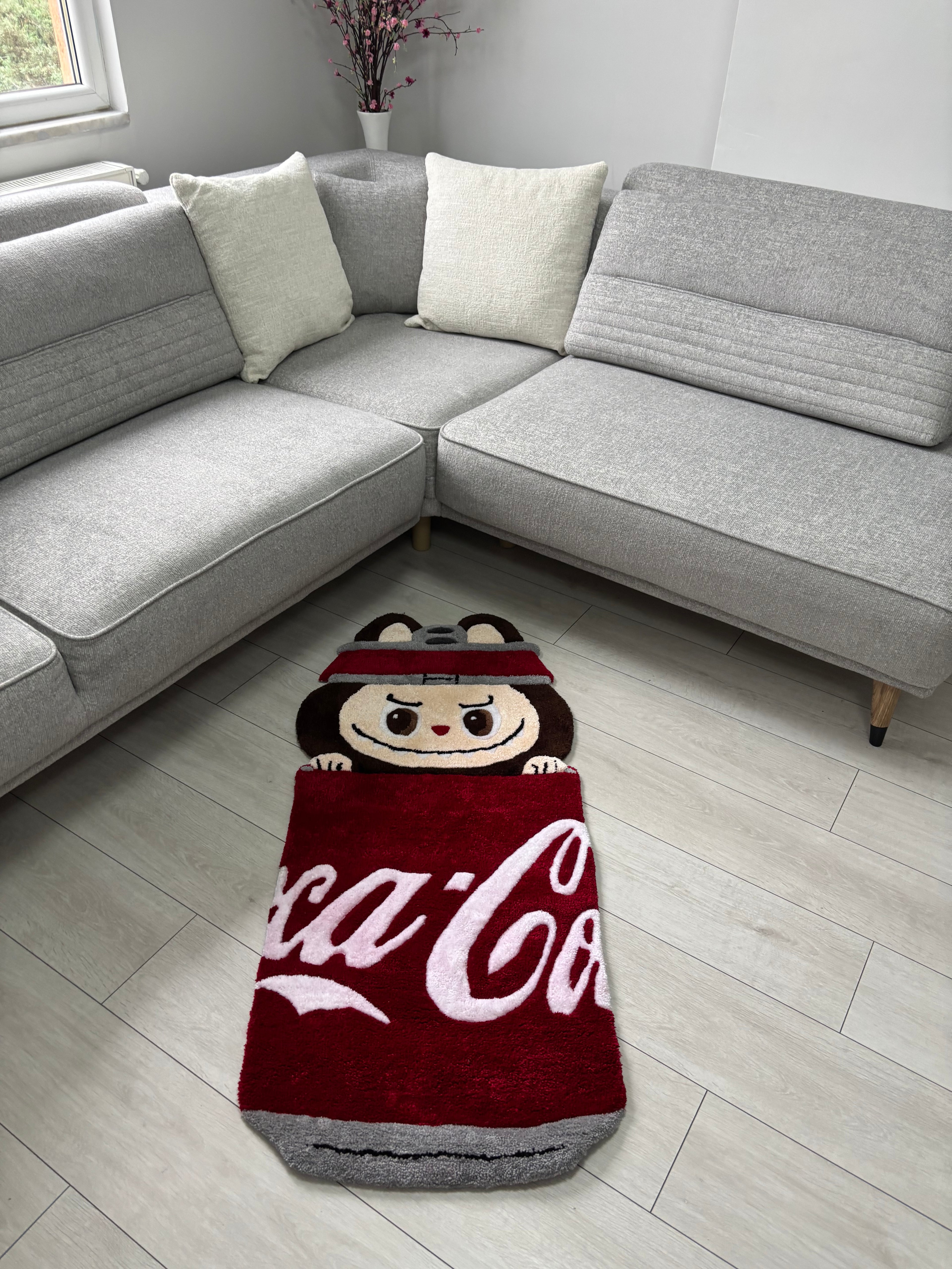 PuffRug - El Yapımı Tufting Halı "Cola Labub"