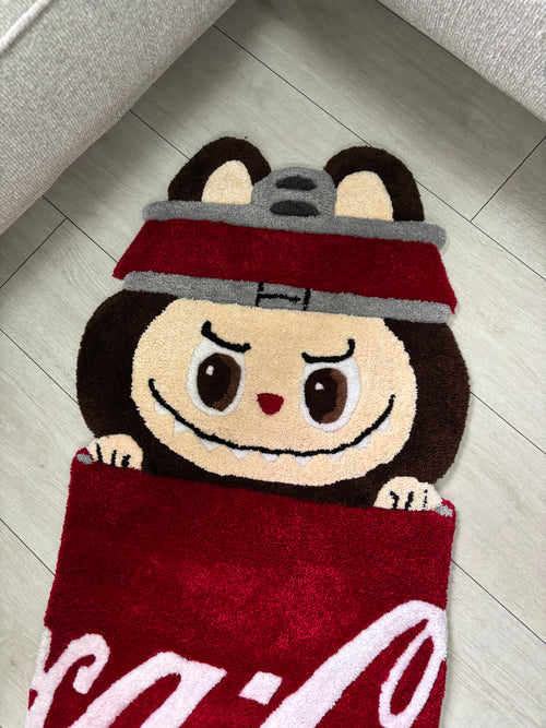 PuffRug - El Yapımı Tufting Halı "Cola Labub"