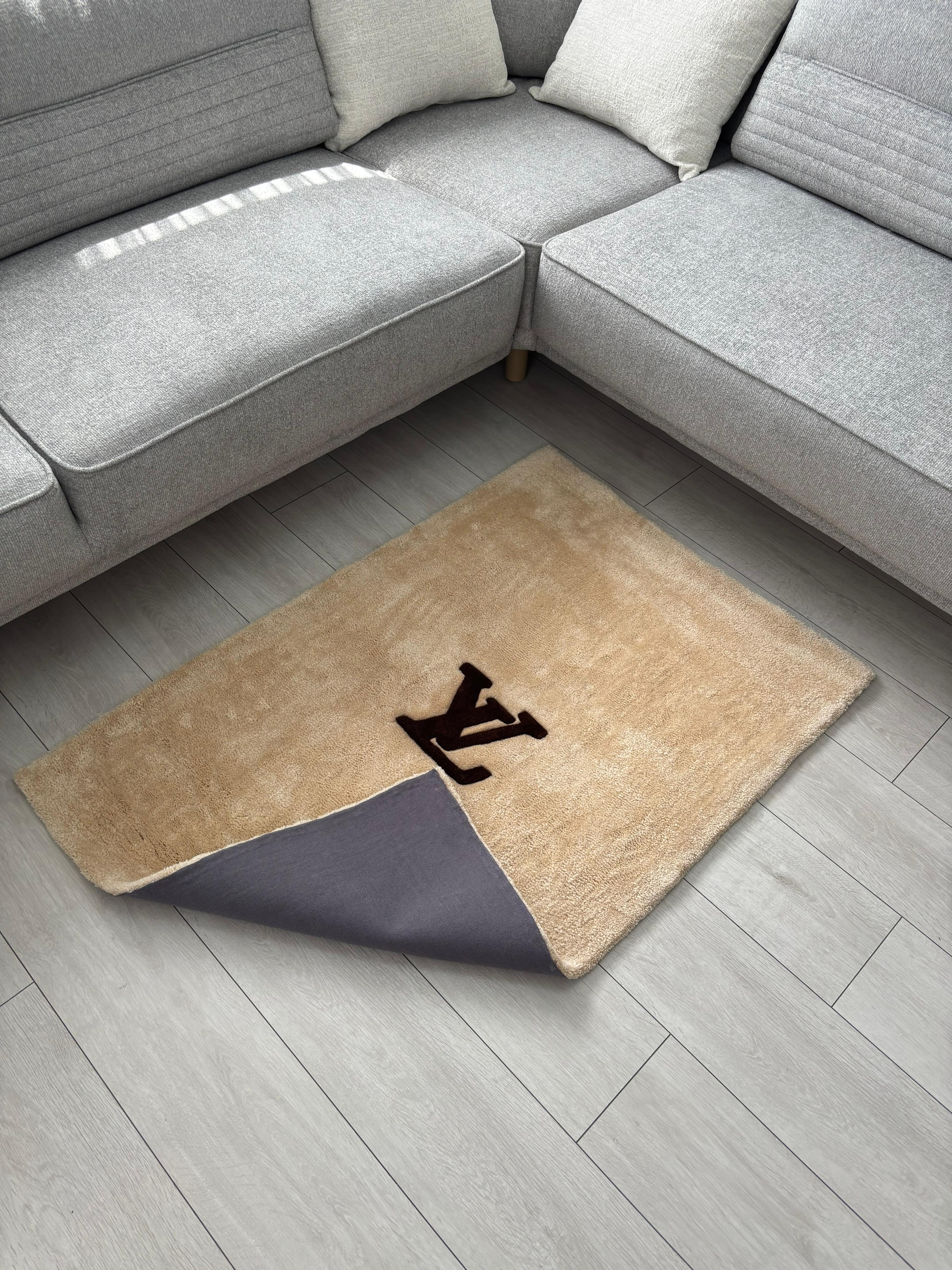 PuffRug – El Yapımı Tufting Halı “LV”